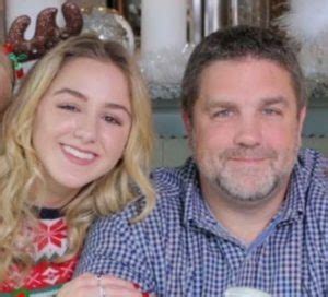 chloe lukasiak father